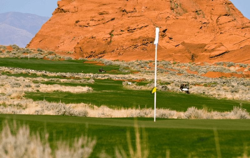 Scenic golf courses adjacent to Zion National Park